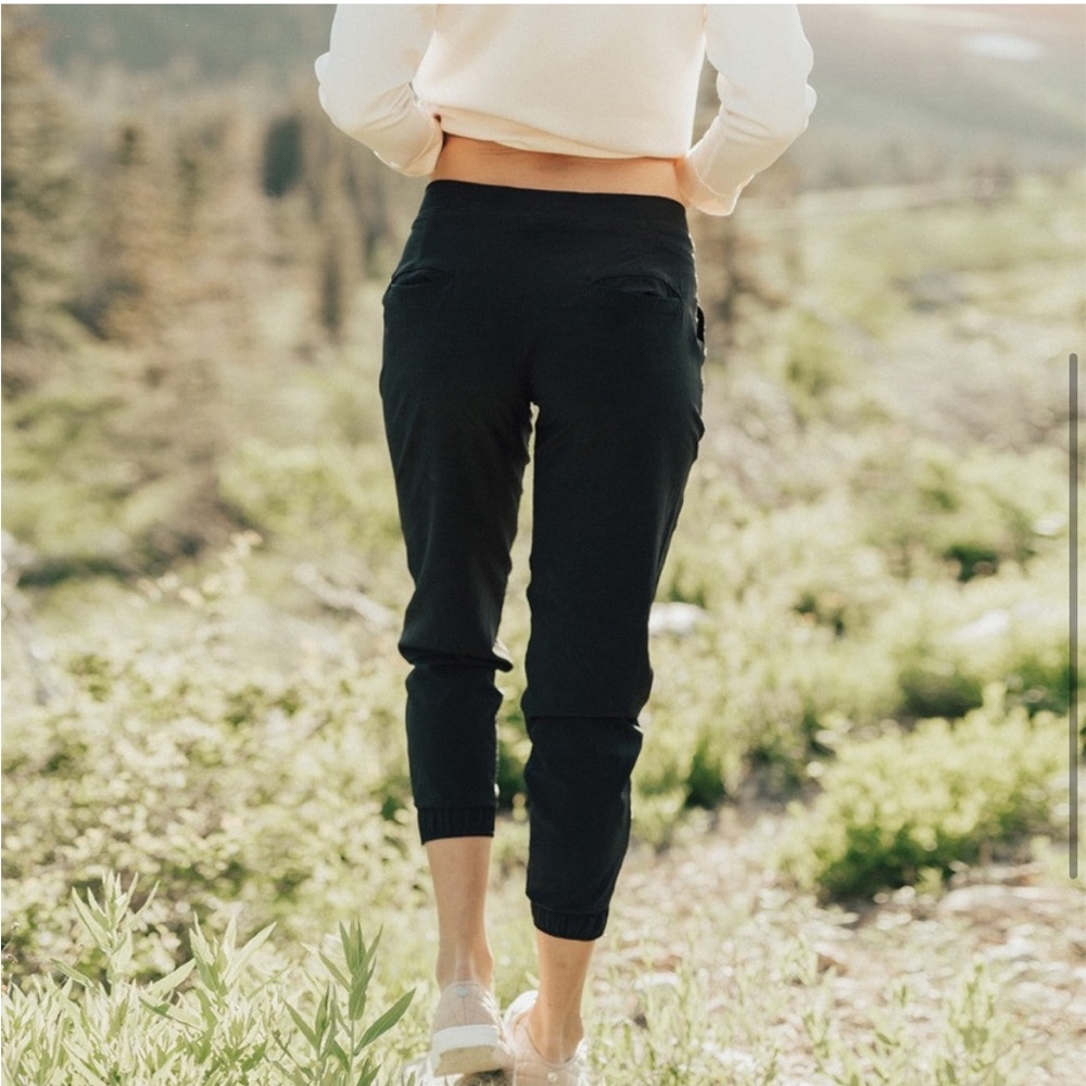 🔥 Albion Fit Jetsetter Joggers in Black - size Small Tall